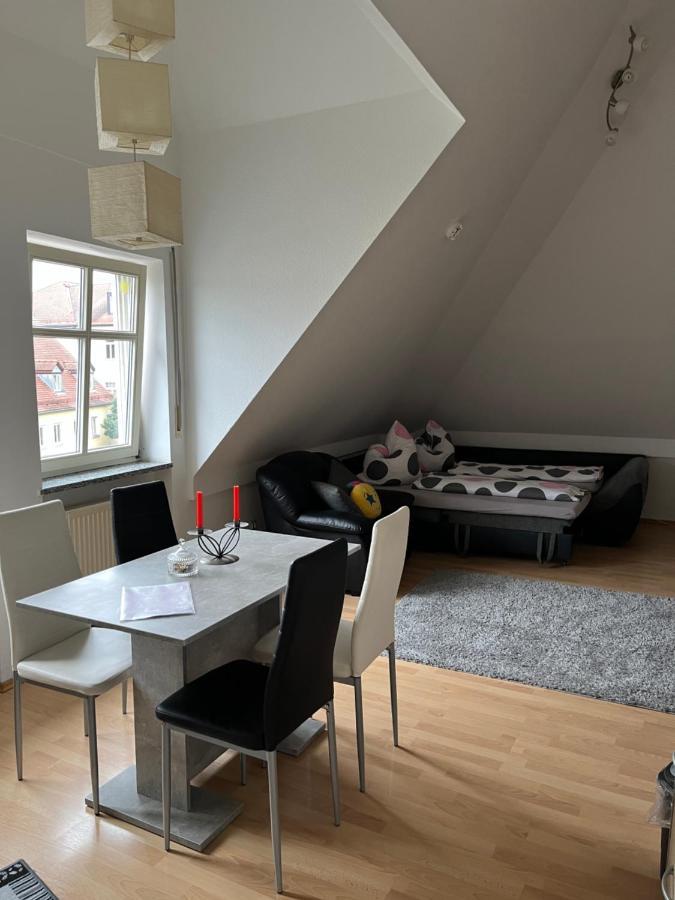 Zimmer Zum Vermieten Direkt An Der Donau Und Am Schloss Neubourg-sur-le-Danube Extérieur photo